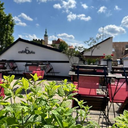 Penzion, Vinny Sklep A Cafe Barta Mikulov Exterior foto