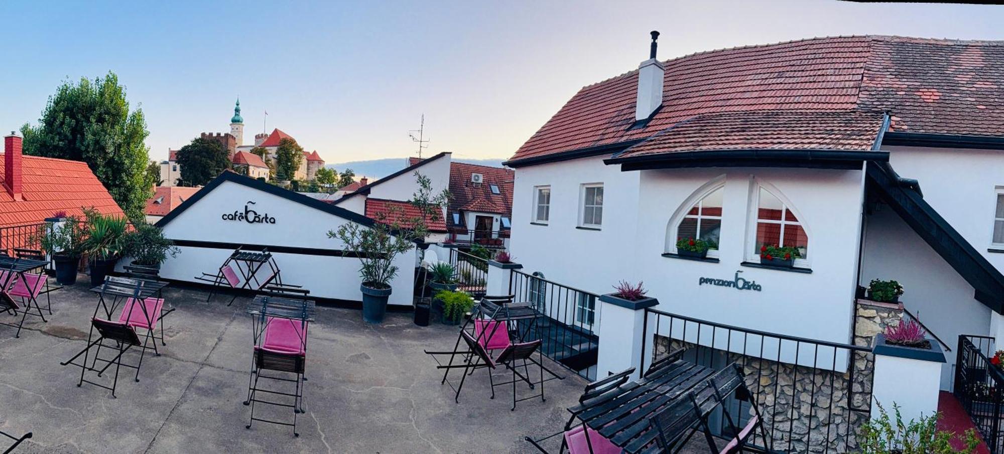 Penzion, Vinny Sklep A Cafe Barta Mikulov Exterior foto